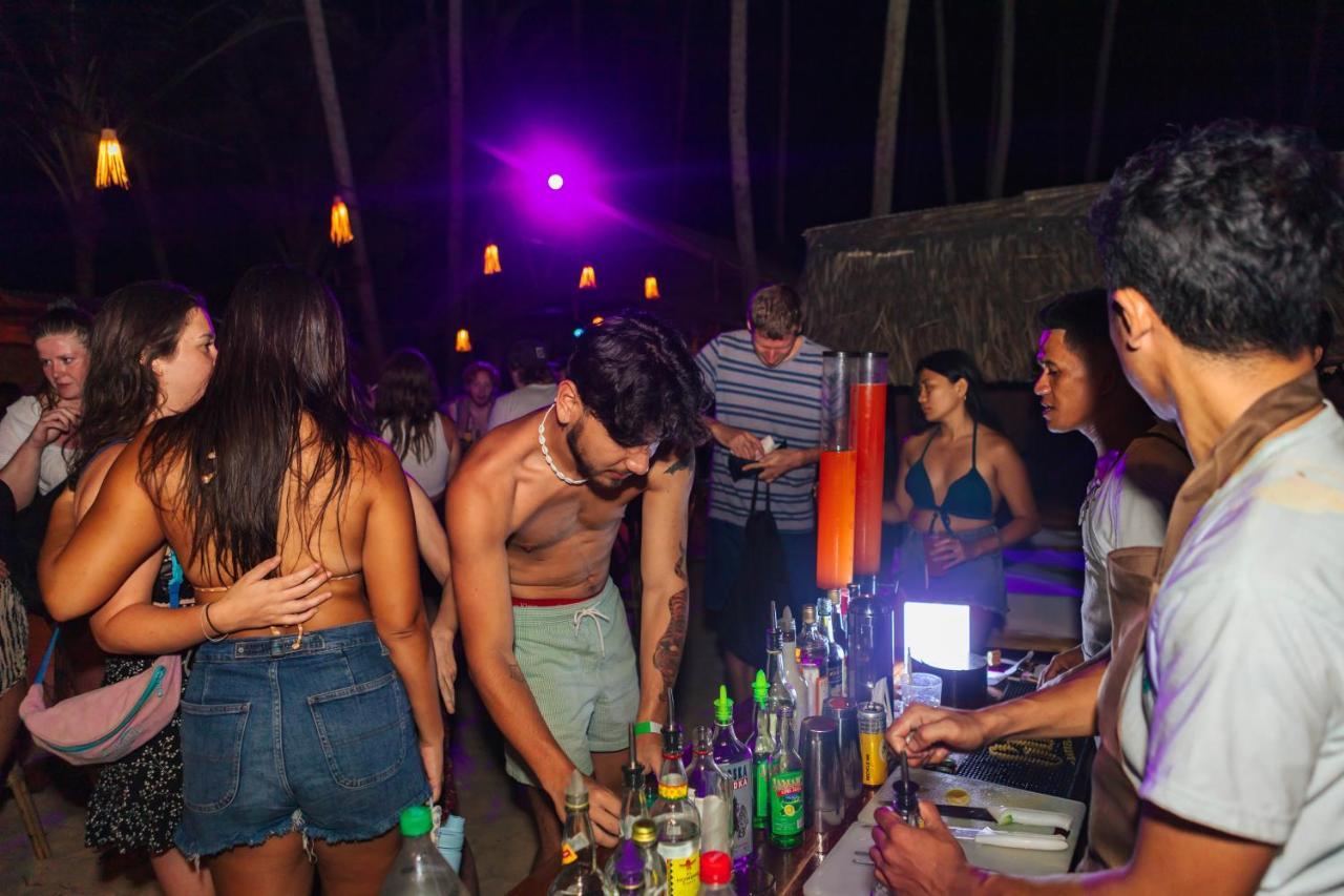 אל נידו Mad Monkey Hostel Nacpan Beach (Adults Only) מראה חיצוני תמונה